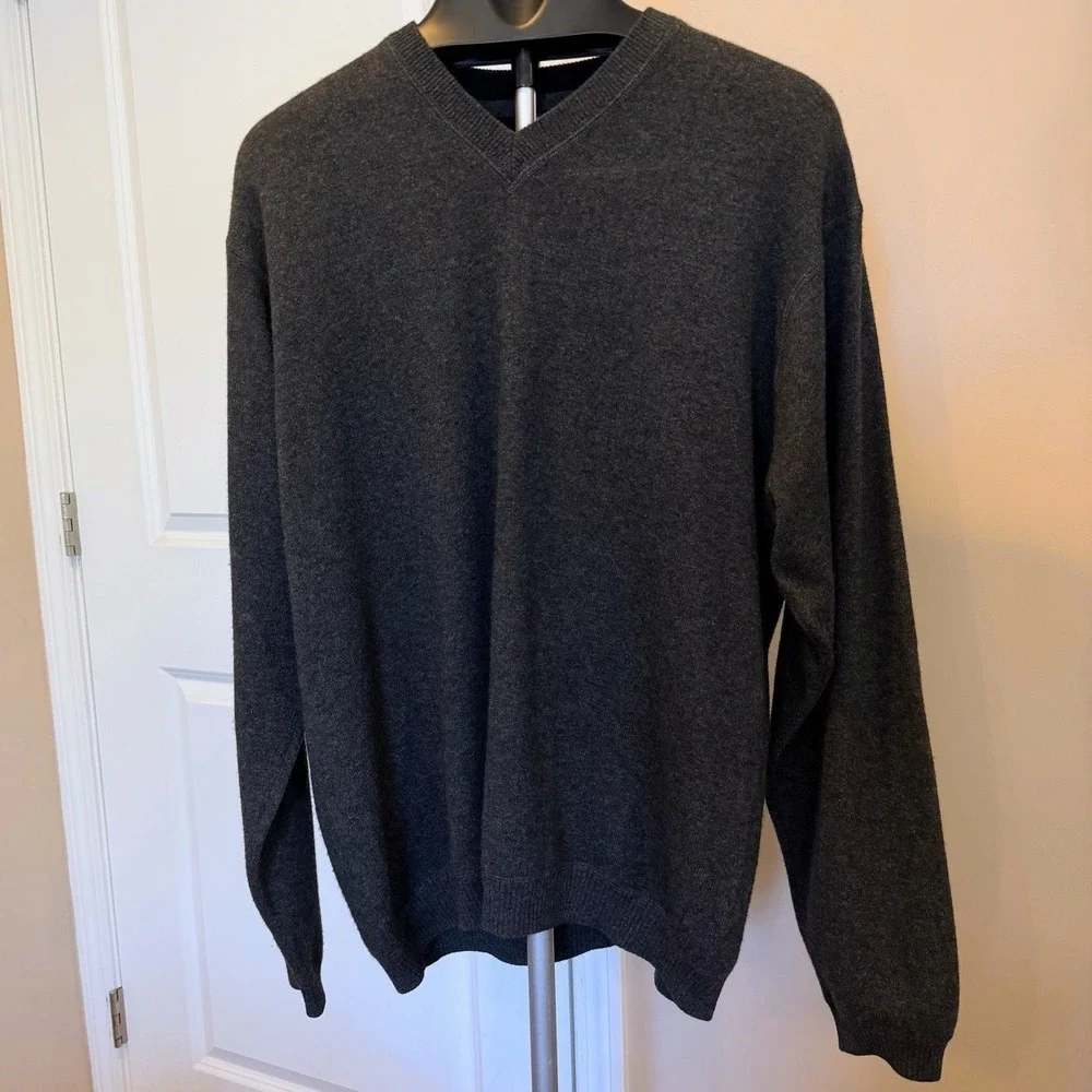 JWN John W Nordstrom 100% Cashmere Mens L Gray V-Neck Sweater Pullover Luxury